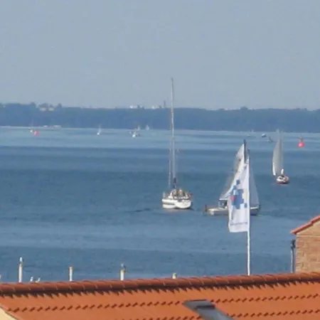 Marina Vej Iv *